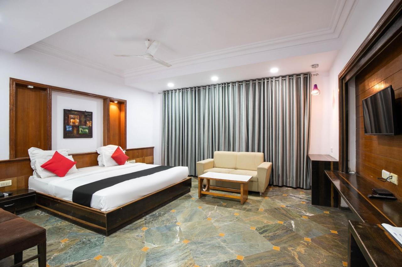 Collection O 49275 Hotel Suman City Gandhinagar Exterior photo